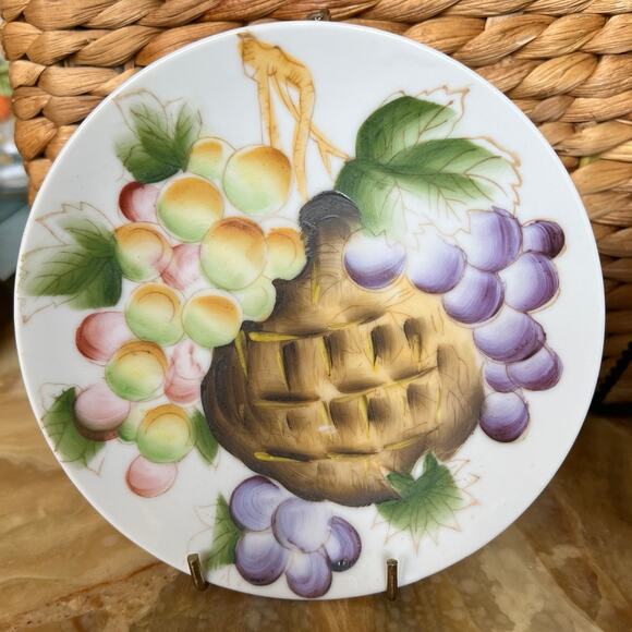 4 hand painted fruit/flower plates - Picture 5 of 8